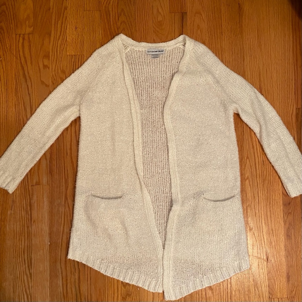 Cream cardigan with pockets